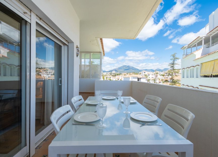 Resale - Apartment - Middle Floor Apartment - Marbella - Nueva Andalucia