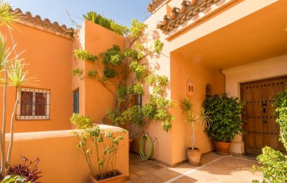 Resale - Apartment - Middle Floor Apartment - Marbella - Nueva Andalucia