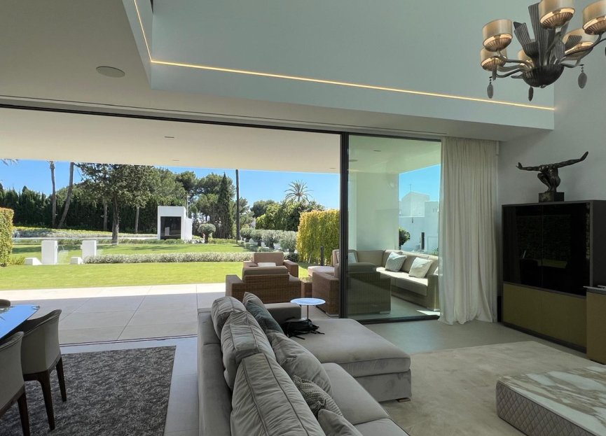 Resale - House - Semi-Detached House - Marbella - Nueva Andalucia