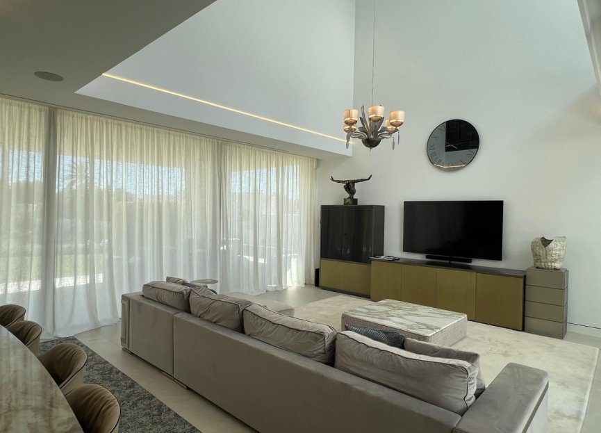 Resale - House - Semi-Detached House - Marbella - Nueva Andalucia