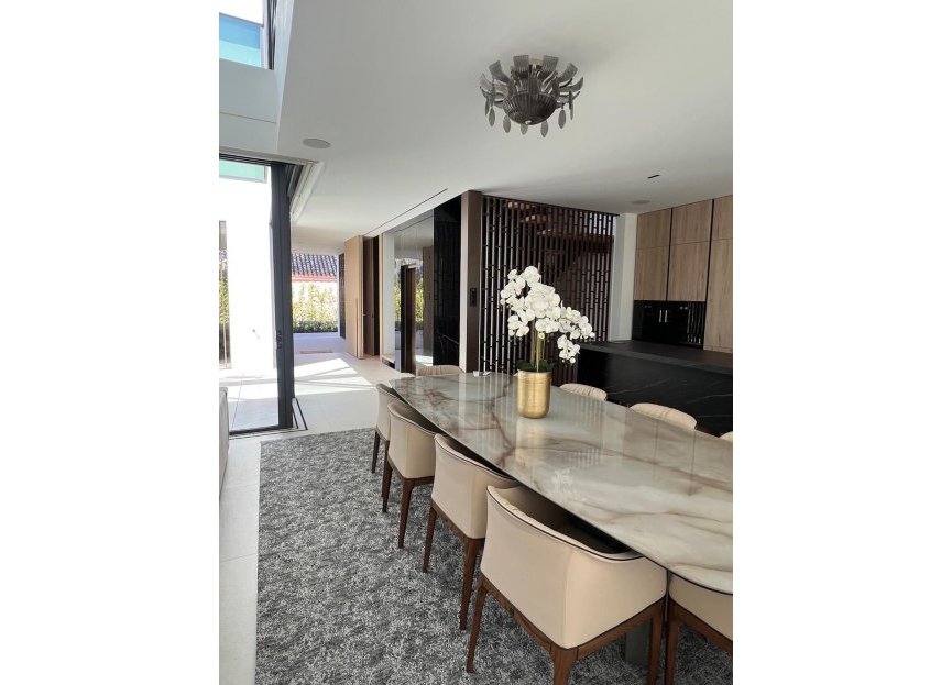 Resale - House - Semi-Detached House - Marbella - Nueva Andalucia