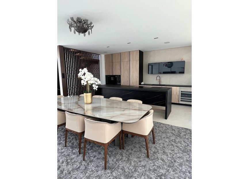 Resale - House - Semi-Detached House - Marbella - Nueva Andalucia