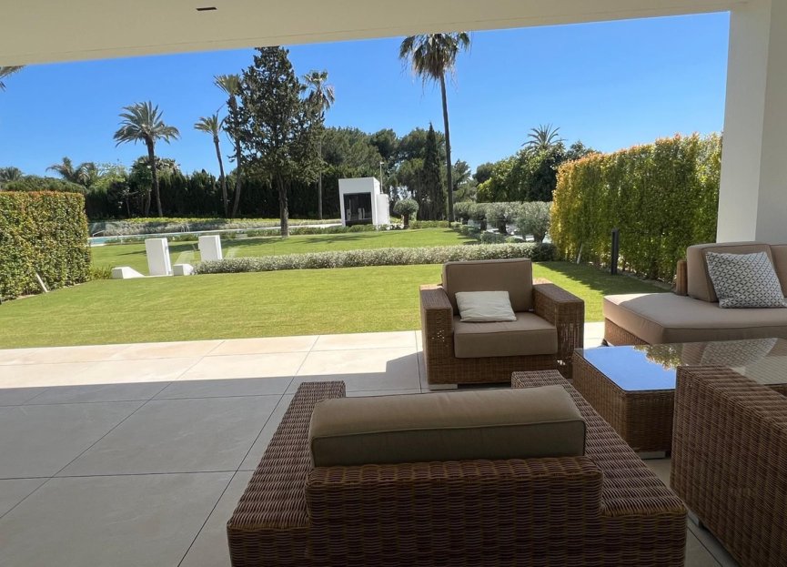 Resale - House - Semi-Detached House - Marbella - Nueva Andalucia