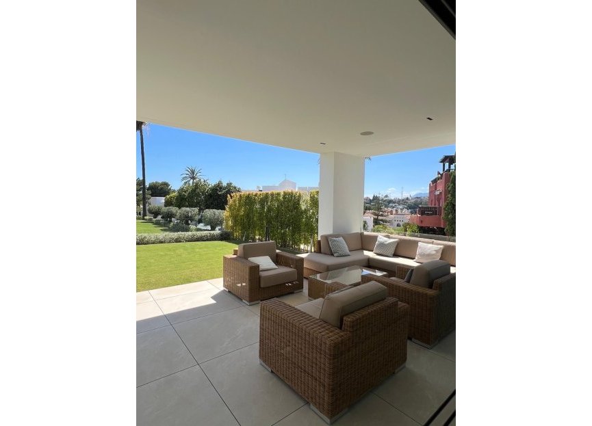 Resale - House - Semi-Detached House - Marbella - Nueva Andalucia