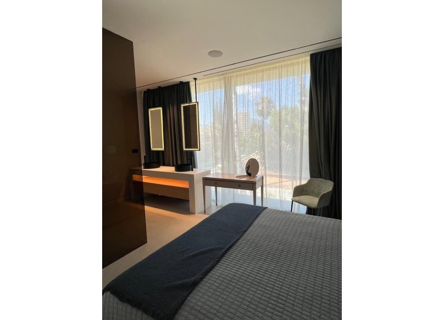 Resale - House - Semi-Detached House - Marbella - Nueva Andalucia