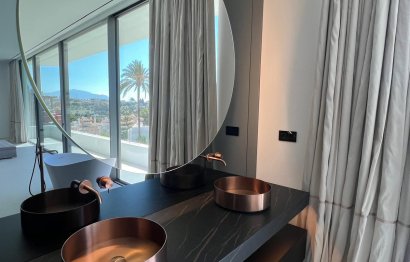 Resale - House - Semi-Detached House - Marbella - Nueva Andalucia