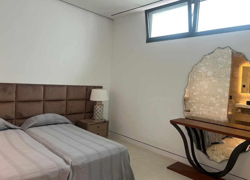 Resale - House - Semi-Detached House - Marbella - Nueva Andalucia