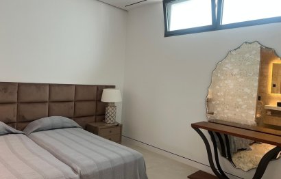 Resale - House - Semi-Detached House - Marbella - Nueva Andalucia