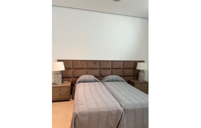 Resale - House - Semi-Detached House - Marbella - Nueva Andalucia