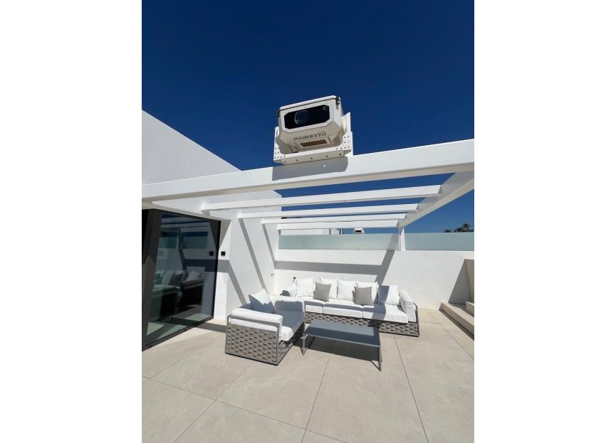 Resale - House - Semi-Detached House - Marbella - Nueva Andalucia