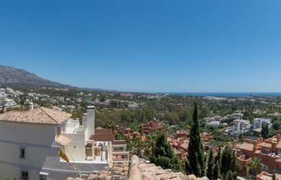 Resale - Apartment - Middle Floor Apartment - Marbella - Nueva Andalucia