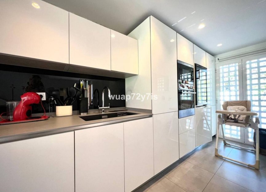 Resale - House - Townhouse - Estepona - Estepona Centro