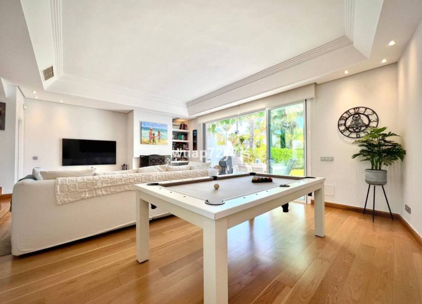 Resale - House - Townhouse - Estepona - Estepona Centro