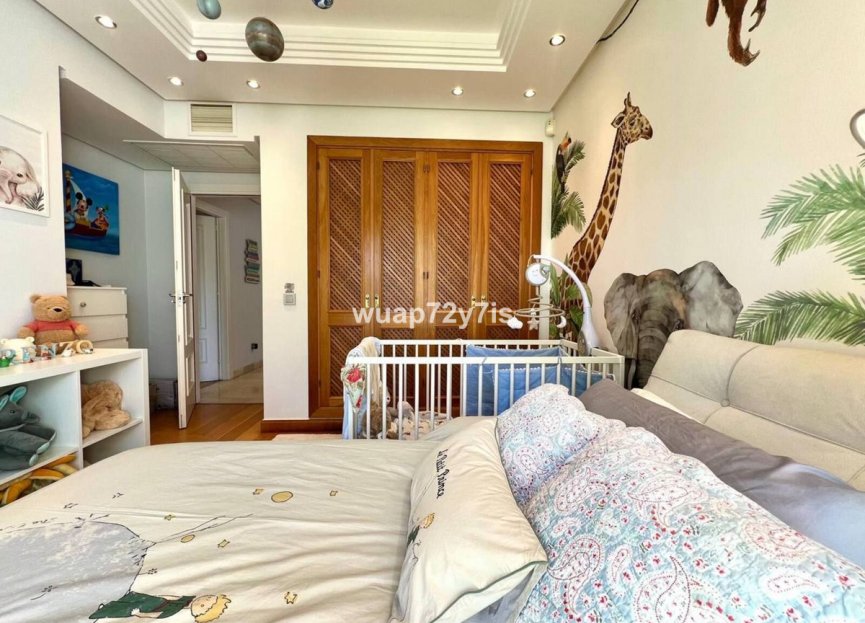 Resale - House - Townhouse - Estepona - Estepona Centro