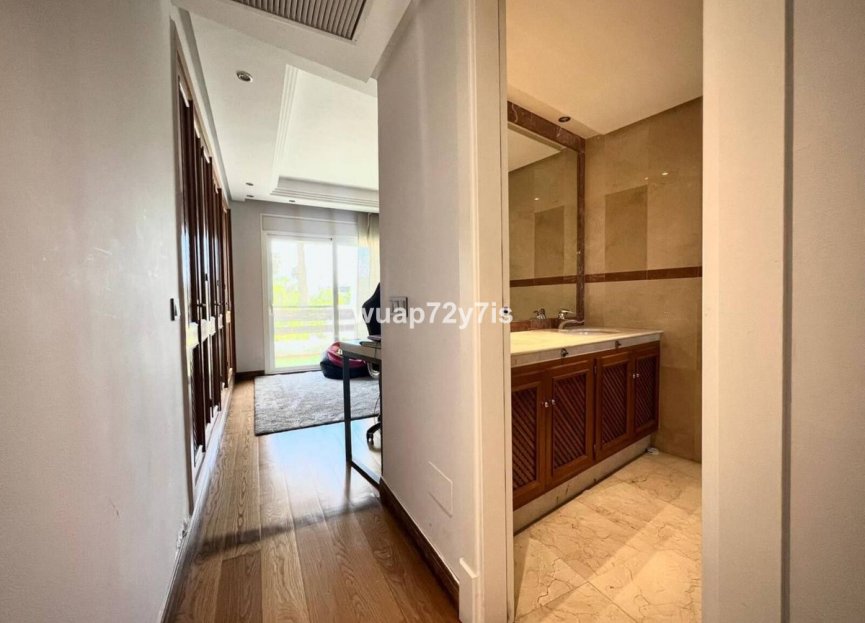 Resale - House - Townhouse - Estepona - Estepona Centro