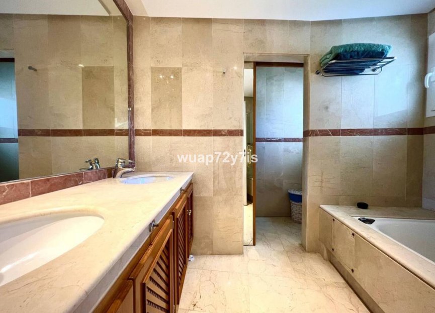 Resale - House - Townhouse - Estepona - Estepona Centro