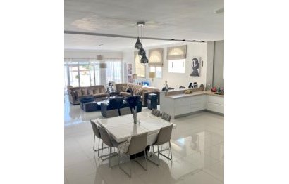 Resale - House - Detached Villa - Marbella - Nueva Andalucia