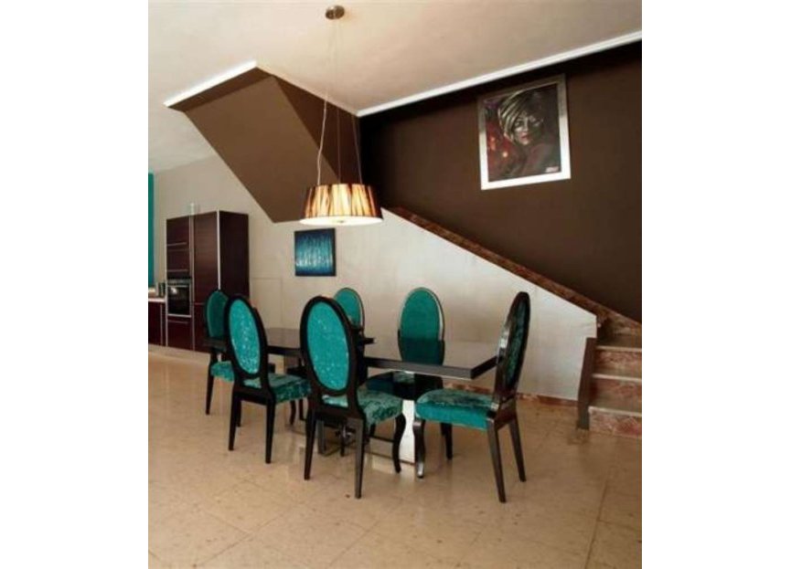 Resale - House - Detached Villa - Marbella - Nueva Andalucia