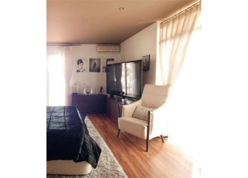 Resale - House - Detached Villa - Marbella - Nueva Andalucia