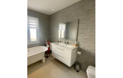 Resale - House - Detached Villa - Marbella - Nueva Andalucia