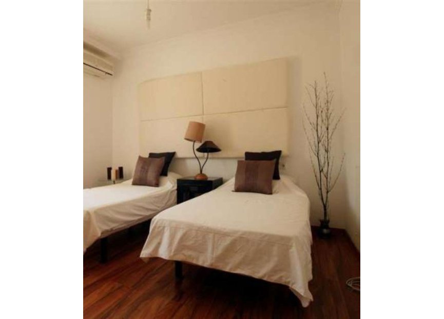 Resale - House - Detached Villa - Marbella - Nueva Andalucia