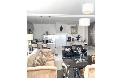 Resale - House - Detached Villa - Marbella - Nueva Andalucia