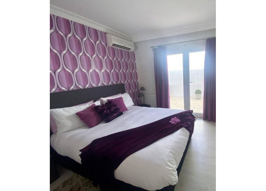 Resale - House - Detached Villa - Marbella - Nueva Andalucia