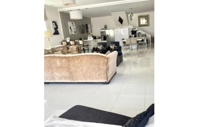 Resale - House - Detached Villa - Marbella - Nueva Andalucia