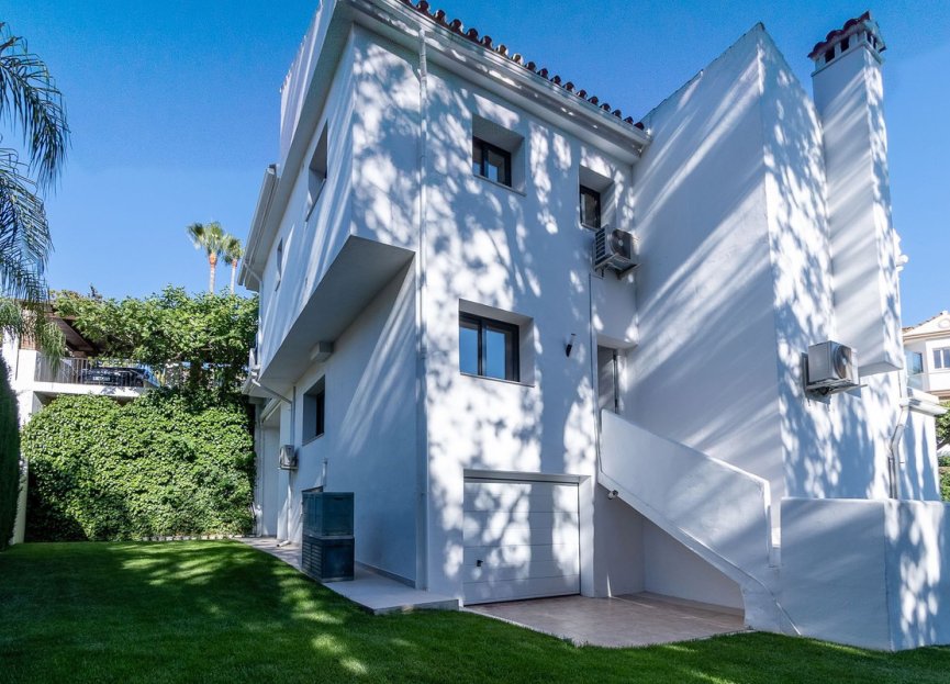 Resale - House - Detached Villa - Marbella - Marbella Centro