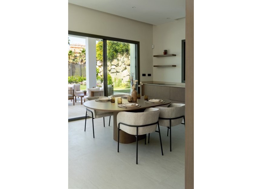 Resale - House - Detached Villa - Estepona - Estepona Centro