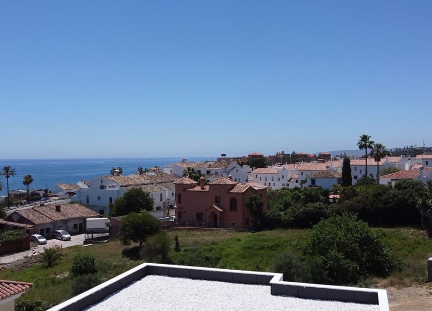 Resale - House - Detached Villa - Estepona - Estepona Centro
