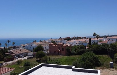 Resale - House - Detached Villa - Estepona - Estepona Centro