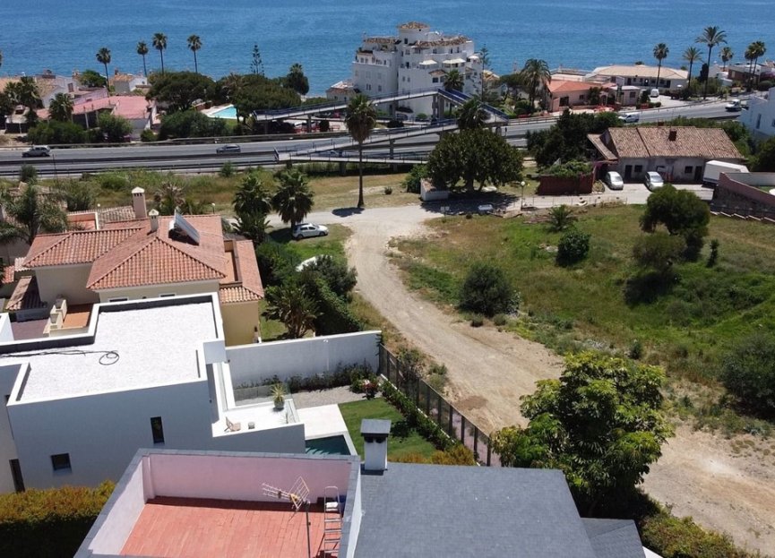 Resale - House - Detached Villa - Estepona - Estepona Centro