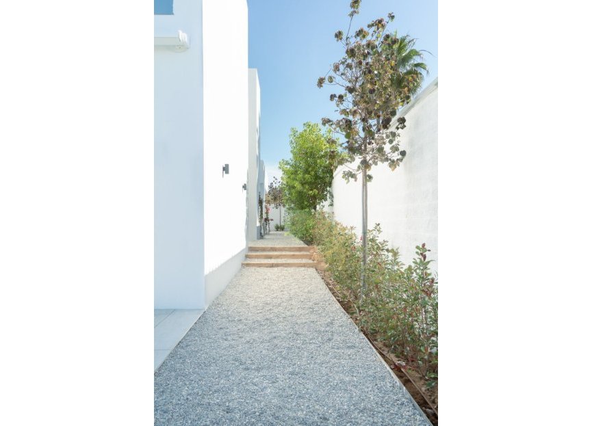 Resale - House - Detached Villa - Estepona - Estepona Centro