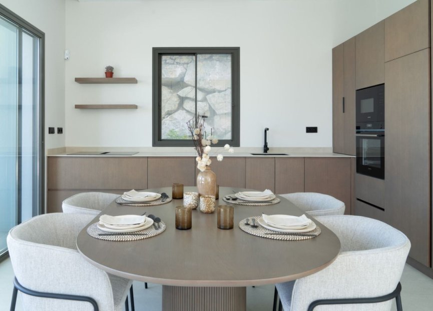 Resale - House - Detached Villa - Estepona - Estepona Centro