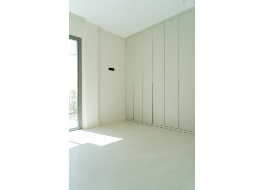 Resale - House - Detached Villa - Estepona - Estepona Centro