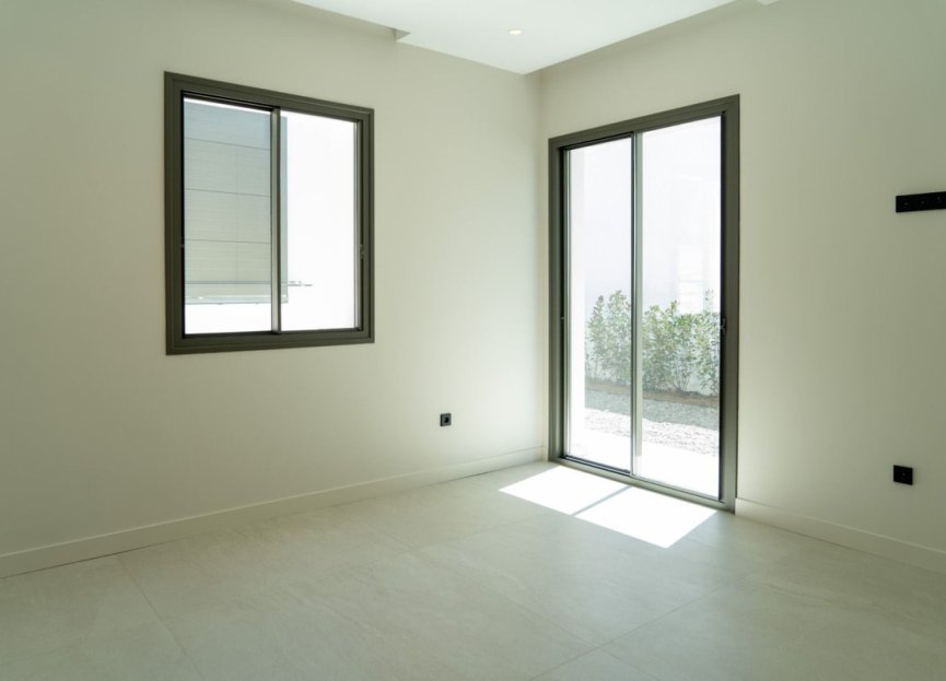 Resale - House - Detached Villa - Estepona - Estepona Centro