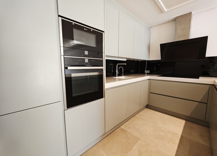 Resale - House - Semi-Detached House - Marbella - Marbella Centro