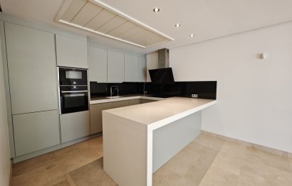 Resale - House - Semi-Detached House - Marbella - Marbella Centro