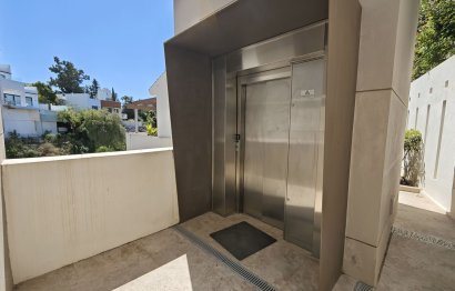 Resale - House - Semi-Detached House - Marbella - Marbella Centro