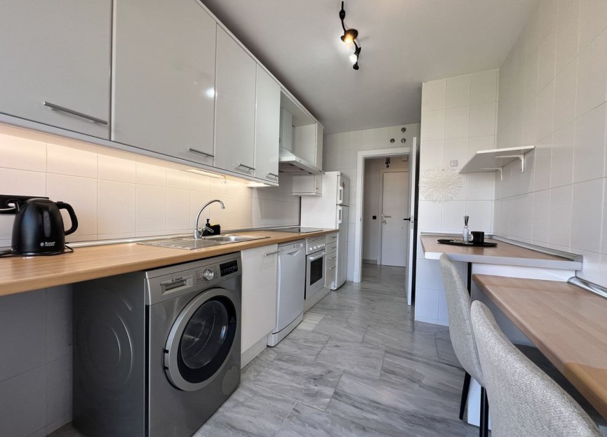 Resale - Apartment - Middle Floor Apartment - Benahavís - Benahavís Centro