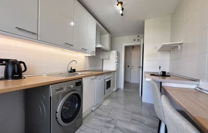 Resale - Apartment - Middle Floor Apartment - Benahavís - Benahavís Centro