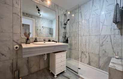 Resale - Apartment - Middle Floor Apartment - Benahavís - Benahavís Centro