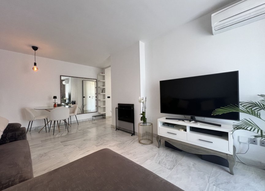 Resale - Apartment - Middle Floor Apartment - Benahavís - Benahavís Centro