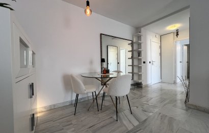 Resale - Apartment - Middle Floor Apartment - Benahavís - Benahavís Centro