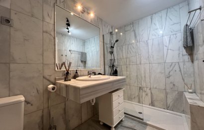 Resale - Apartment - Middle Floor Apartment - Benahavís - Benahavís Centro