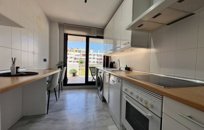 Resale - Apartment - Middle Floor Apartment - Benahavís - Benahavís Centro