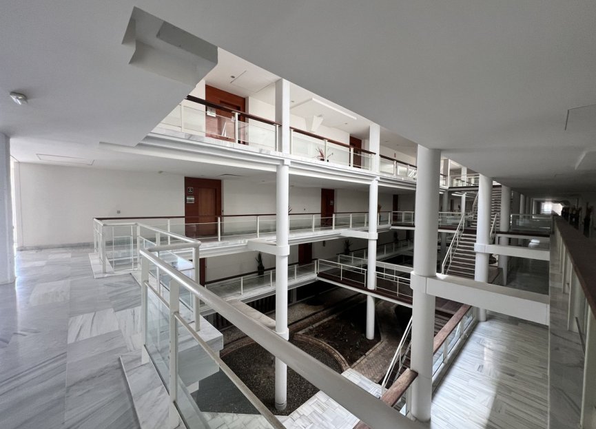 Resale - Apartment - Middle Floor Apartment - Benahavís - Benahavís Centro