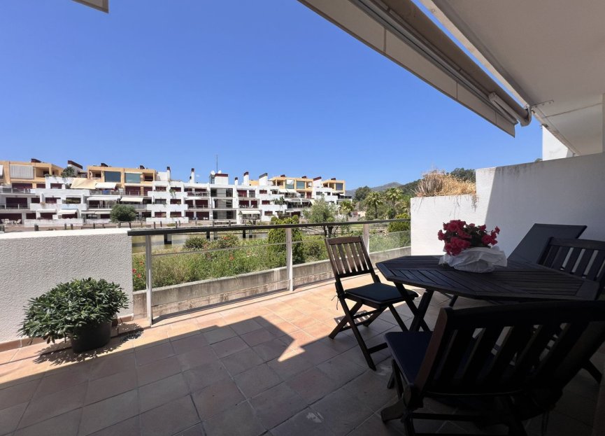 Resale - Apartment - Middle Floor Apartment - Benahavís - Benahavís Centro