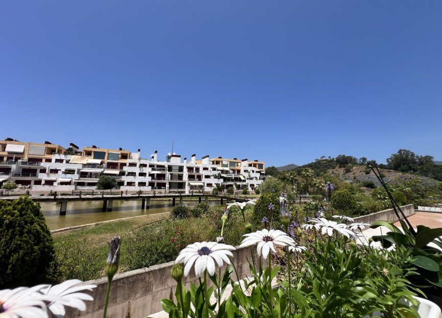 Resale - Apartment - Middle Floor Apartment - Benahavís - Benahavís Centro